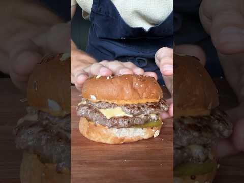 Double Smash Cheeseburger