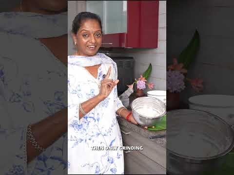 Medhu Vada with Coconut Chutney